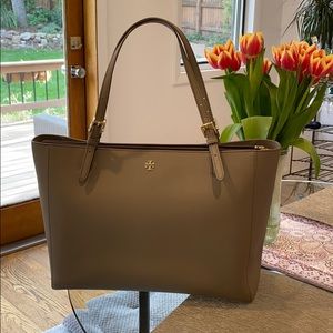 Tory Burch Emerson Large Buckle Tote
